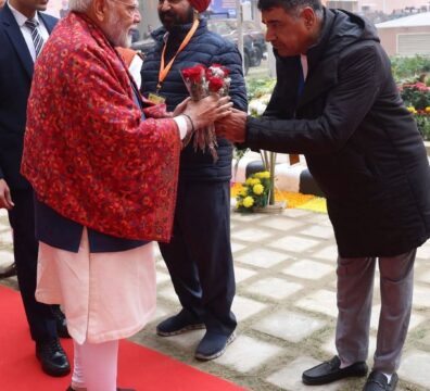 Raj kumar bhatia with modi